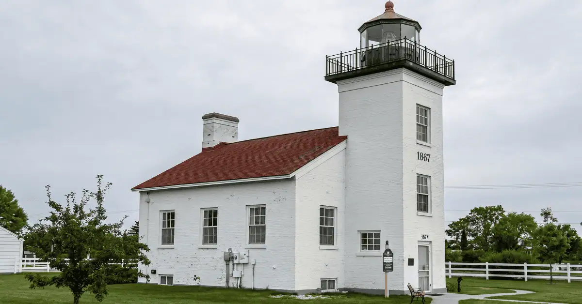 A L’Anse Family of Five Got Stranded on the Rocks in the Middle of Keweenaw Bay, and the DNR Brought Them All Home Safe