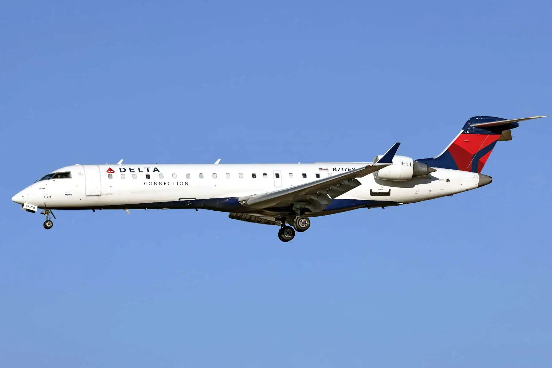 A Delta Connection CRJ-550 regional jet, the type SkyWest flies to Escanaba. Photo: Duncan Kirk, CC BY 4.0, via Wikimedia Commons.