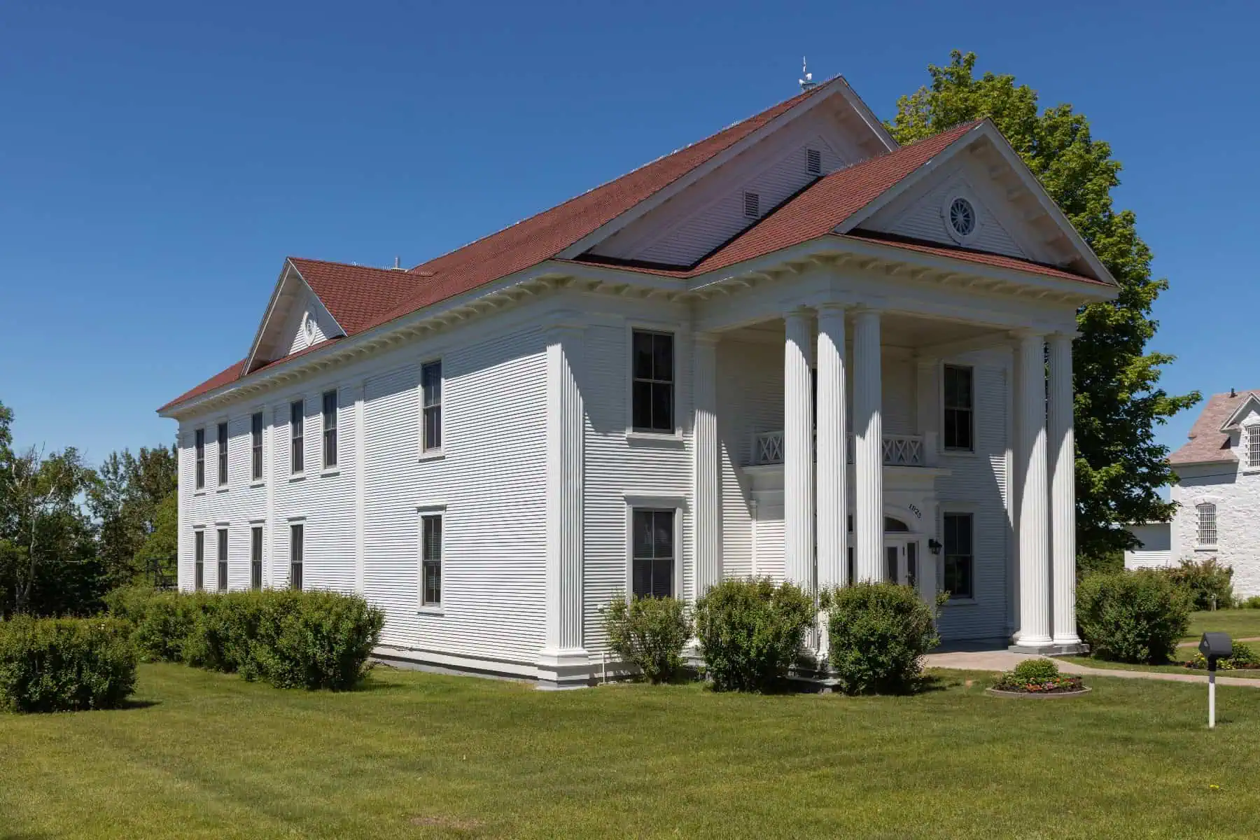 The 1866 Keweenaw County Courthouse in Eagle River, Michigan. Photo: Paul R. Burley, CC BY-SA 4.0, via Wikimedia Commons