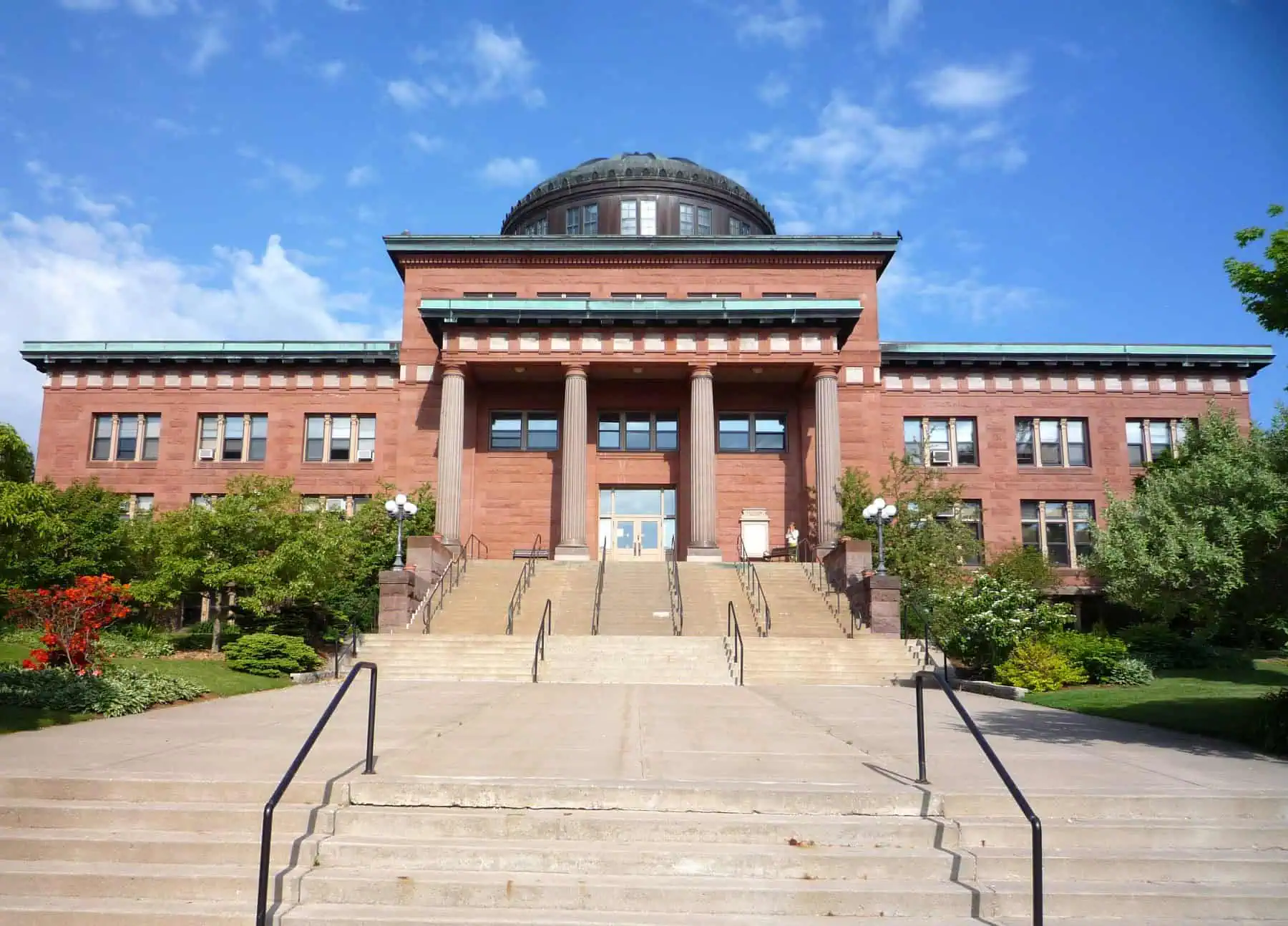 The Marquette County Courthouse in Marquette, Michigan. Photo: Bobak Ha'Eri, CC BY 3.0, via Wikimedia Commons.